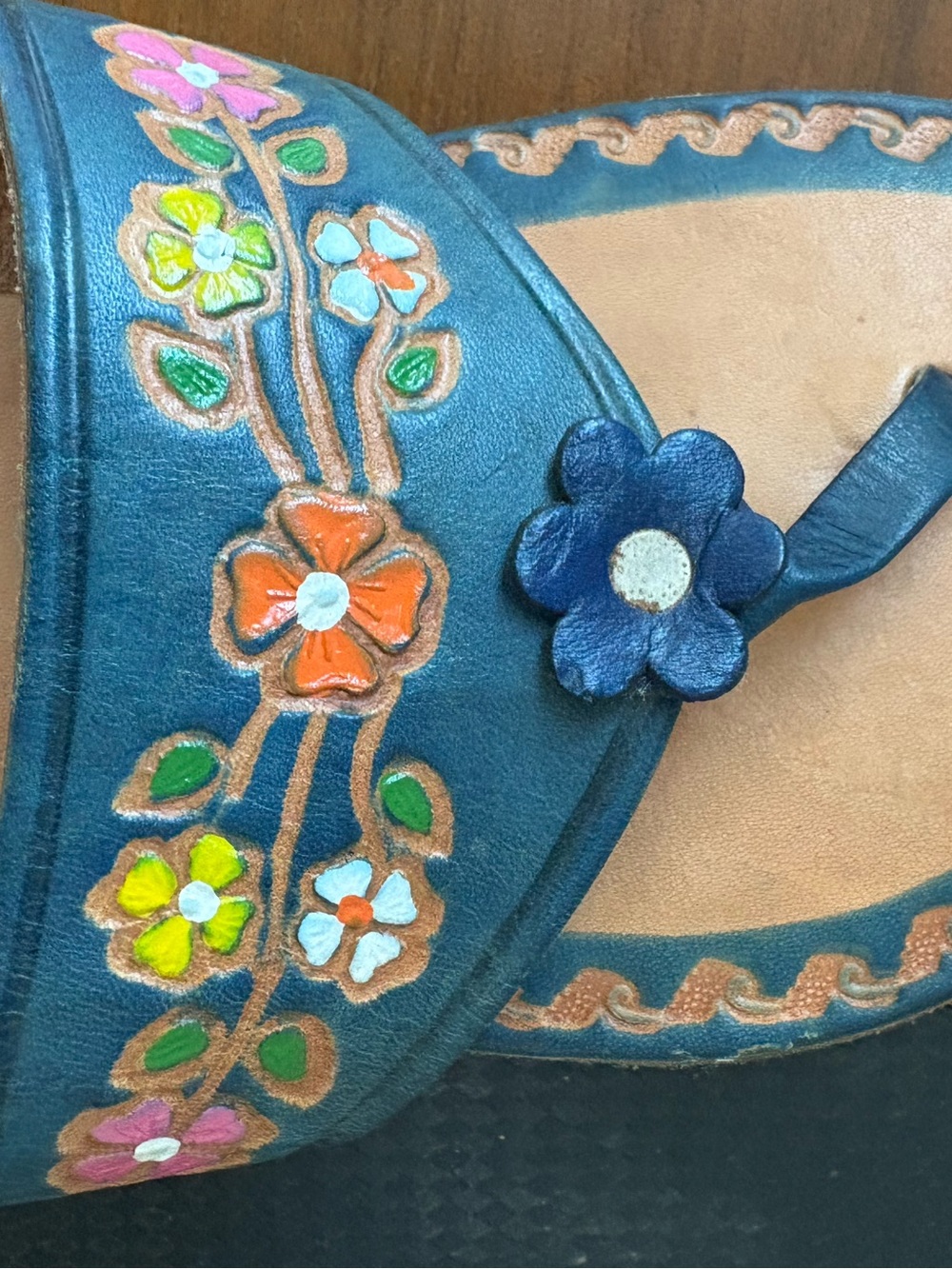 New boho leather flower summer sandal. - Picture 4 of 5